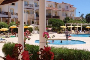 luz-bay-club-4- luz-bay-club-4-