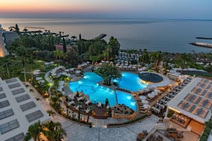 limasolmediterranean-beach-hotel limasolmediterranean-beach-hotel