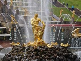 Фонтан «Самсон» в Петергофе Фонтан «Самсон» в Петергофе