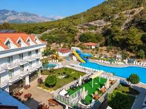 Бассейн отеля GRAND MIR`AMOR HOTEL 4 * Бассейн отеля GRAND MIR`AMOR HOTEL 4 *