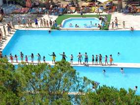 Бассейн отеля CLUB HOTEL GRAND EFE 4* Бассейн отеля CLUB HOTEL GRAND EFE 4*