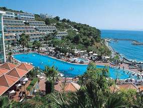 Бассейн отеля PINE BAY HOLIDAY RESORT 5* Бассейн отеля PINE BAY HOLIDAY RESORT 5*