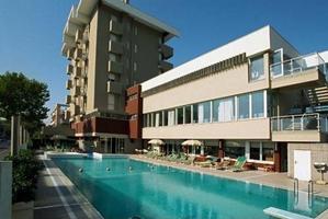 MERCURE LUNGOMARE 4* MERCURE LUNGOMARE 4*