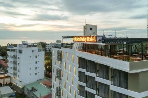golden-daisy-hotel-3 golden-daisy-hotel-3