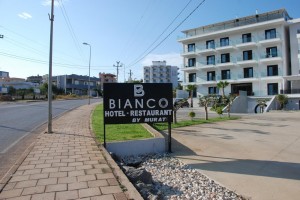aler-bianco-4 aler-bianco-4