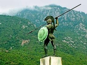 Статуя воина в Фермопилах
