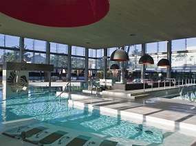 Крытый бассейн отеля Estival Park 4*