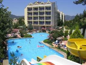 Бассейн отеля KERVANSARAY MARMARIS 4 *