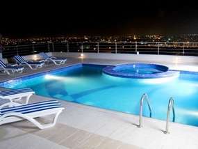 Бассейн отеля CITYMAX BUR DUBAI 3 *