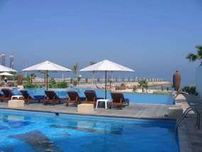 Бассейн отеля RADISSON BLU RESORT SHARJAH 5*