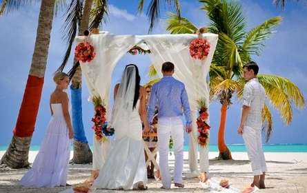 Символическая свадебная церемония за границей